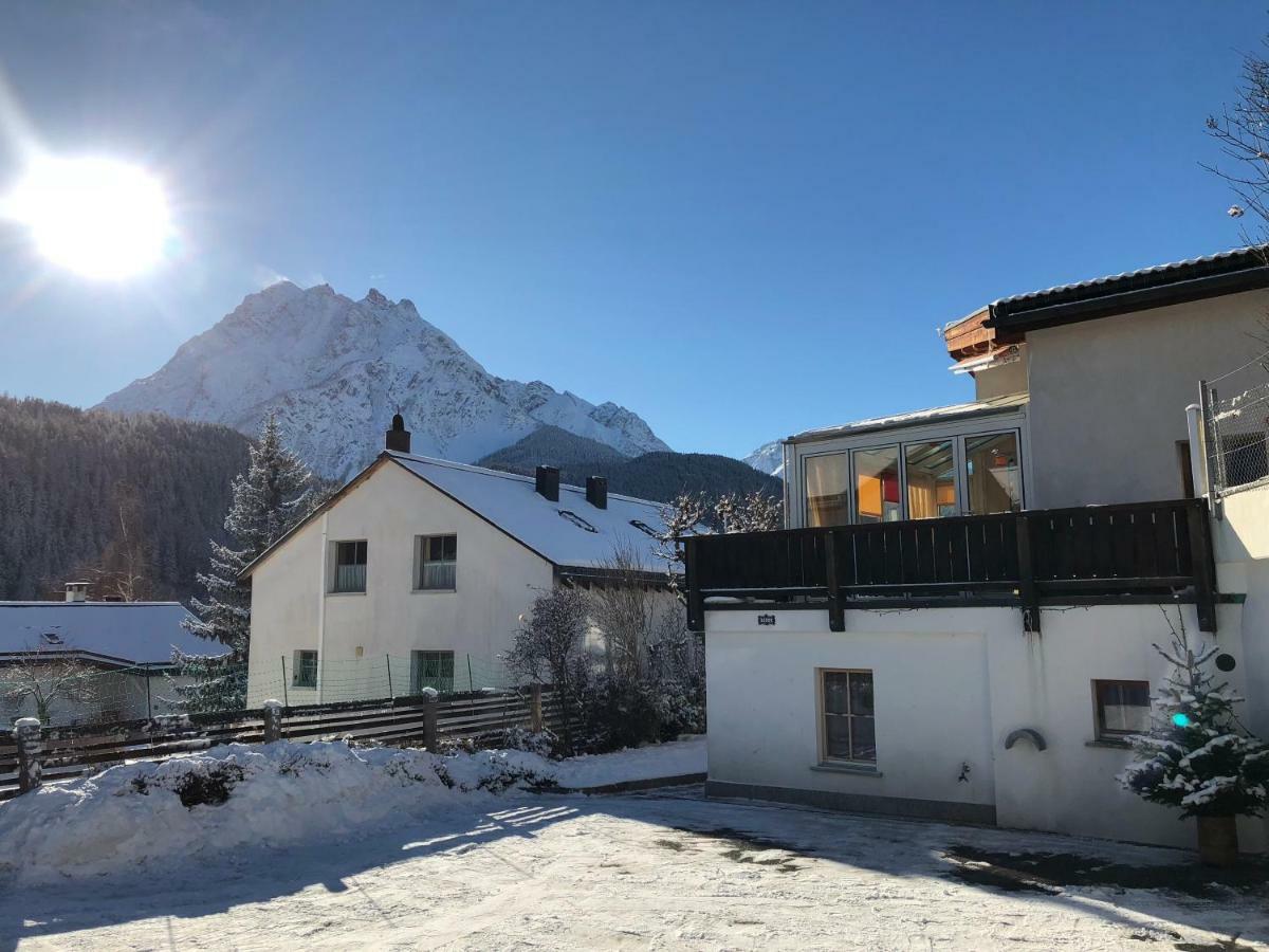 Chasa Bazzi Apartment Scuol Exterior photo